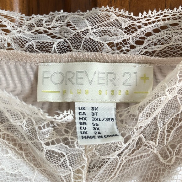 Plus Size Velvet Cami with Lace (beige/champagne) - Picture 4 of 5